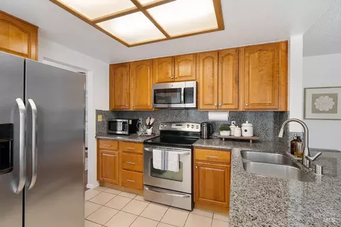 Kitchen - 31 Brighton Dr, Vallejo, CA 94591 photo 1 of 3