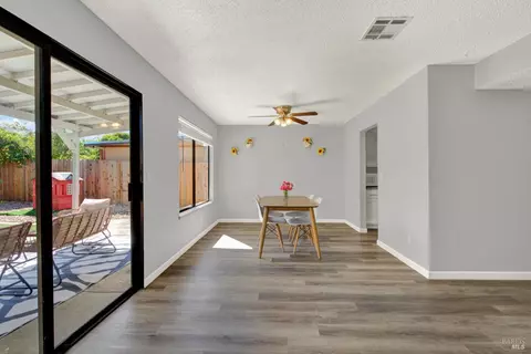 Dining - 925 Brandon Way, Fairfield, CA 94533 photo 1 of 4