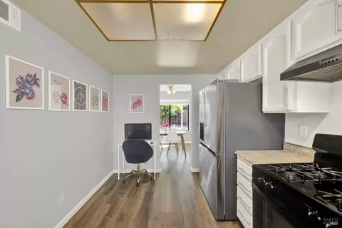 Kitchen - 925 Brandon Way, Fairfield, CA 94533 photo 6 of 6