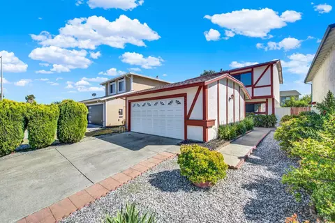Exterior - 925 Brandon Way, Fairfield, CA 94533 photo 2 of 10