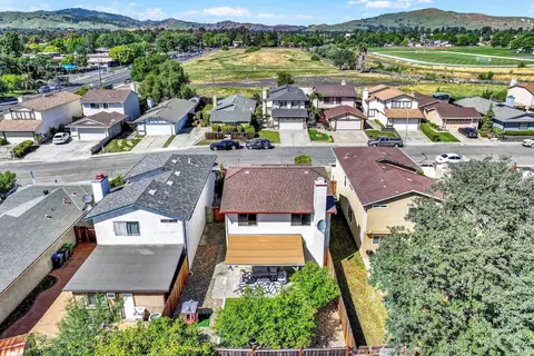 View/Area - 925 Brandon Way, Fairfield, CA 94533 photo 2 of 2