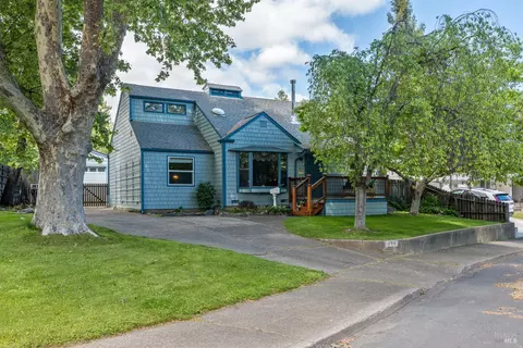 290 Mendocino Dr, Ukiah, CA 95482