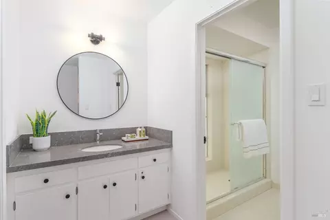 Bath - 9 Underhill Rd, Mill Valley, CA 94941 photo 1 of 1