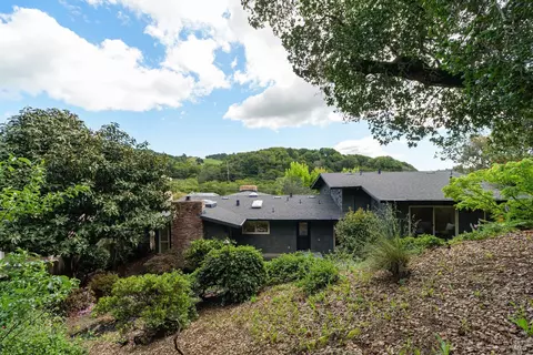 Exterior - 9 Underhill Rd, Mill Valley, CA 94941 photo 7 of 8