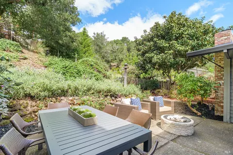 Exterior - 9 Underhill Rd, Mill Valley, CA 94941 photo 4 of 8