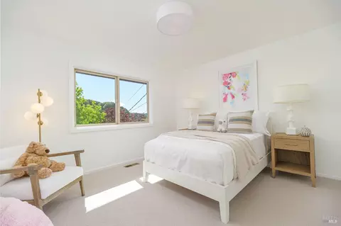 Bedroom - 9 Underhill Rd, Mill Valley, CA 94941 photo 4 of 4