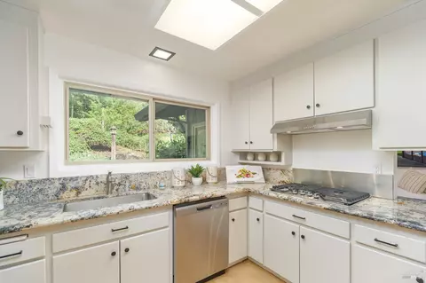 Kitchen - 9 Underhill Rd, Mill Valley, CA 94941 photo 3 of 4