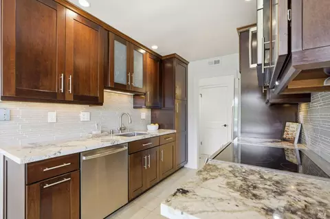 Kitchen - 103 Pixley Ave, Corte Madera, CA 94925 photo 3 of 5