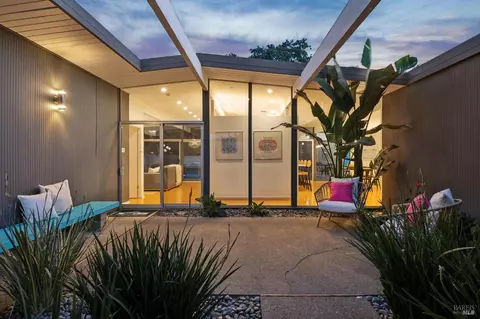 Exterior - 324 Devon Dr, San Rafael, CA 94903 photo 5 of 17