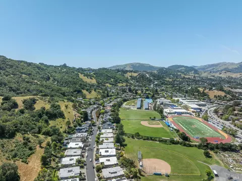 View/Area - 324 Devon Dr, San Rafael, CA 94903 photo 4 of 6