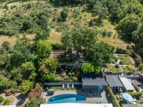 View/Area - 324 Devon Dr, San Rafael, CA 94903 photo 2 of 6