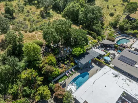 View/Area - 324 Devon Dr, San Rafael, CA 94903 photo 1 of 6