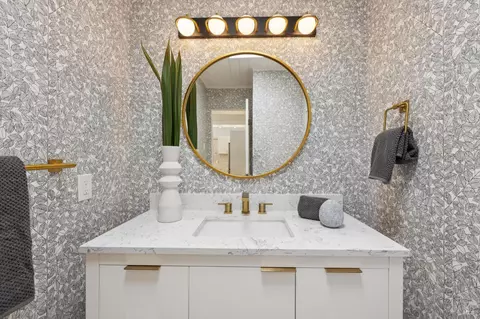 Bath - 324 Devon Dr, San Rafael, CA 94903 photo 1 of 3