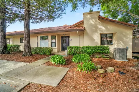 22 Fountain Grove Cir, Napa, CA 94558