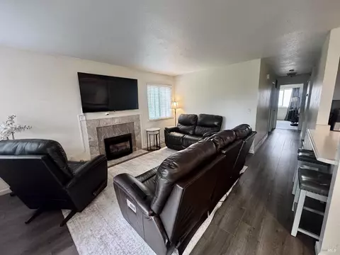2528 Westberry Dr, Santa Rosa, CA 95403