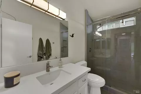 Bath - 3922 Putah Ridge Trl, Winters, CA 95694 photo 7 of 9