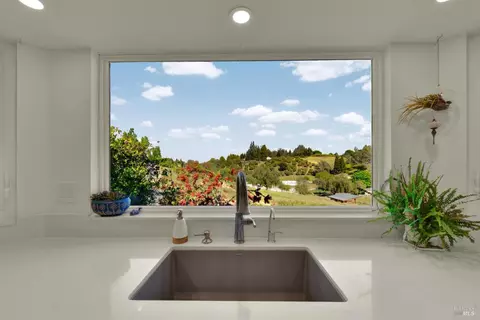 Kitchen - 3922 Putah Ridge Trl, Winters, CA 95694 photo 5 of 8