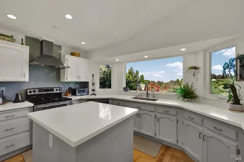 Kitchen - 3922 Putah Ridge Trl, Winters, CA 95694 photo 2 of 8