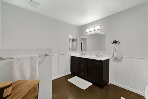 Bath - 3922 Putah Ridge Trl, Winters, CA 95694 photo 8 of 9