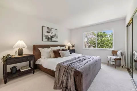 Bedroom - 17 Thoreau Cir, Mill Valley, CA 94941 photo 2 of 4