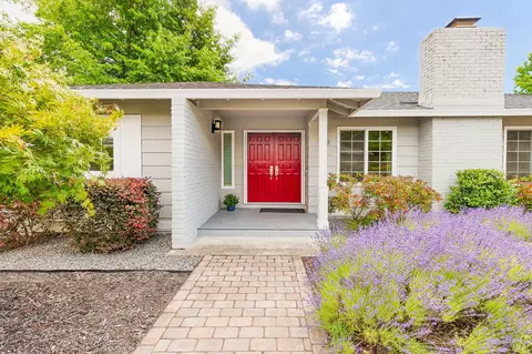 469 Oak Vista Dr, Santa Rosa, CA 95409
