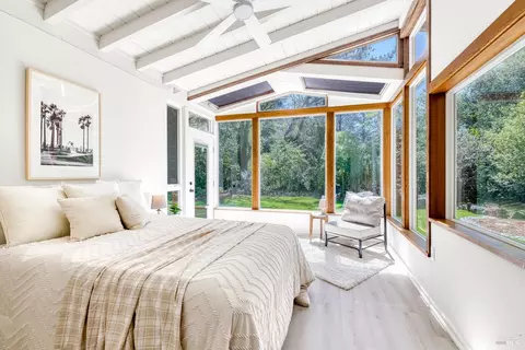 15715 Drake Rd, Guerneville, CA 95446
