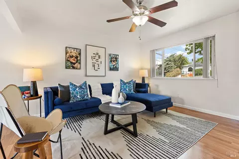 Living - 650-656 E K St, Benicia, CA 94510 photo 4 of 5