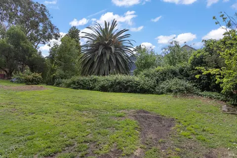 Exterior - 650-656 E K St, Benicia, CA 94510 photo 7 of 10