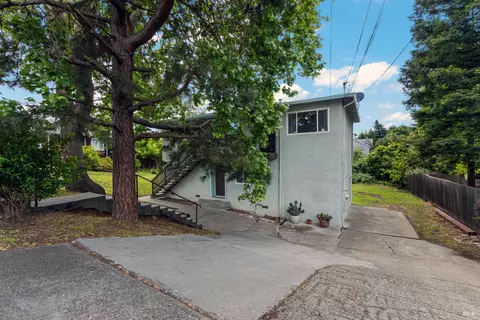Exterior - 650-656 E K St, Benicia, CA 94510 photo 2 of 10