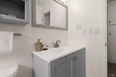 Bath - 650-656 E K St, Benicia, CA 94510 photo 2 of 4
