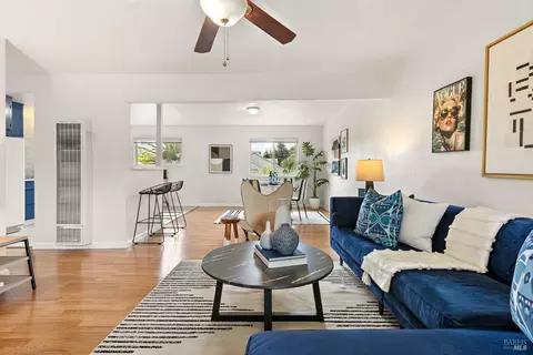 Living - 650-656 E K St, Benicia, CA 94510 photo 5 of 5