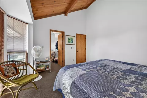 Bedroom - 23881 Walling Rd, Geyserville, CA 95441 photo 4 of 6