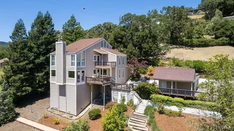 2554 Vineyard Rd, Novato, CA 94947
