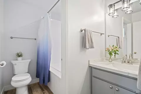 Bath - 2837 Bowen St, Graton, CA 95444 photo 1 of 1