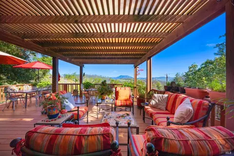 4034 Spring Mountain Rd, Saint Helena, CA 94574