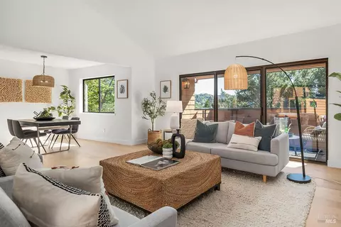 5 Escalle Ln, Larkspur, CA 94939