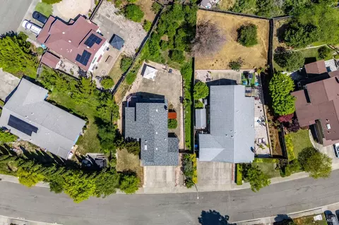 View/Area - 391 Valley Oak Ln, Vallejo, CA 94591 photo 4 of 6