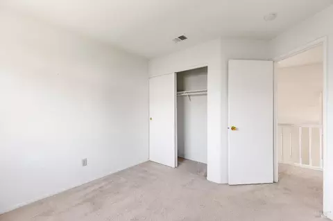 Bedroom - 391 Valley Oak Ln, Vallejo, CA 94591 photo 10 of 18