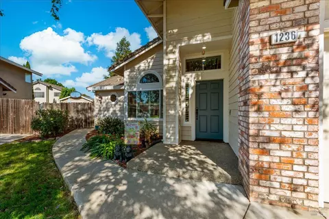 1236 Notre Dame Cir, Vacaville, CA 95687