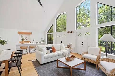 30 Glen Rd, Novato, CA 94945