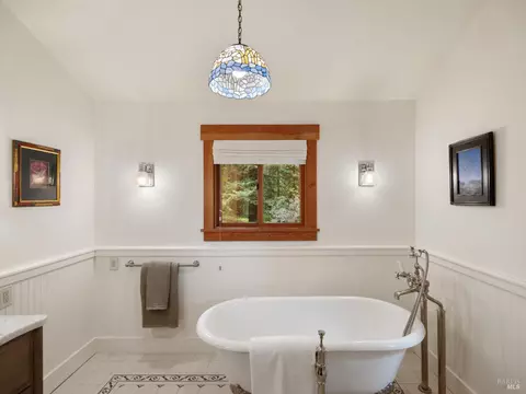Bath - 15570 Bittner Rd, Occidental, CA 95465 photo 4 of 4