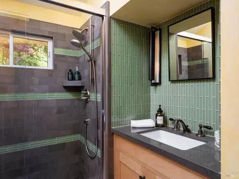 Bath - 15570 Bittner Rd, Occidental, CA 95465 photo 3 of 4