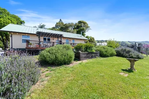 9655 Peachland Rd, Boonville, CA 95415