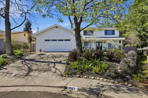 727 Cindy Ln, Petaluma, CA 94952