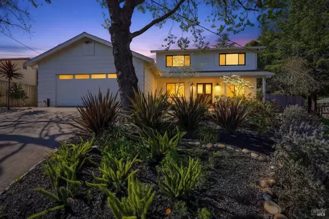 727 Cindy Ln, Petaluma, CA 94952