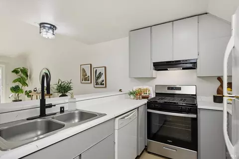 7681 Camino Colegio, Rohnert Park, CA 94928