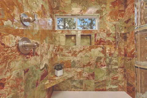 Bath - 1017 Westside Rd, Healdsburg, CA 95448 photo 3 of 7
