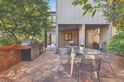 Exterior - 1017 Westside Rd, Healdsburg, CA 95448 photo 5 of 13