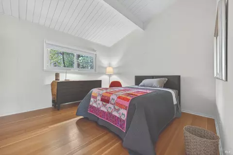 Bedroom - 1017 Westside Rd, Healdsburg, CA 95448 photo 7 of 7