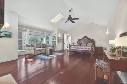Bedroom - 1017 Westside Rd, Healdsburg, CA 95448 photo 4 of 7